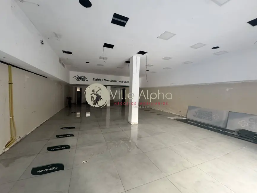 Sala Comercial à venda e para alugar, 230m2 em Embaré, Santos - SP - imagem 9 Foto 9 de Sala Comercial à venda e para alugar, 230m2 em Embaré, Santos - SP