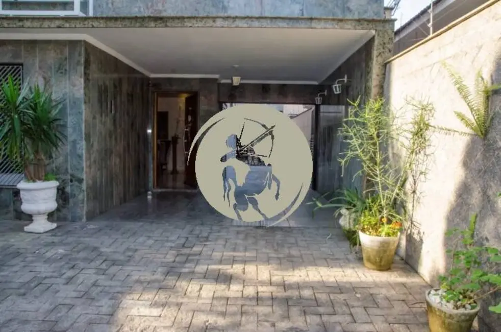 Casa com 3 quartos à venda, 224m2 em Embaré, Santos - SP - imagem 3 Foto 3 de Casa com 3 quartos à venda, 224m2 em Embaré, Santos - SP