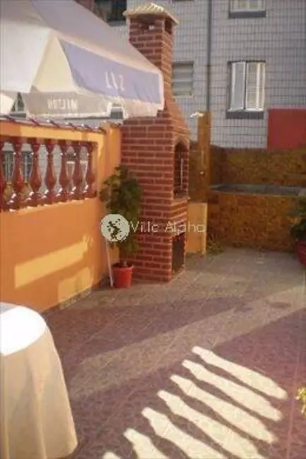 Foto 3 de Sobrado com 3 quartos à venda, 480m2 em Gonzaga, Santos - SP