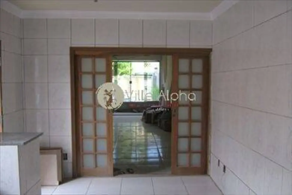 Casa com 4 quartos à venda e para alugar, 260m2 em Gonzaga, Santos - SP - imagem 5 Foto 5 de Casa com 4 quartos à venda e para alugar, 260m2 em Gonzaga, Santos - SP