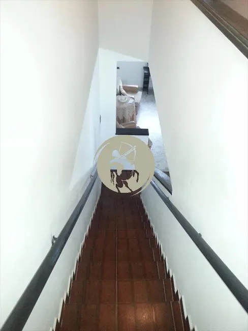 Casa com 3 quartos à venda, 180m2 em Gonzaga, Santos - SP - imagem 1 Foto 1 de Casa com 3 quartos à venda, 180m2 em Gonzaga, Santos - SP