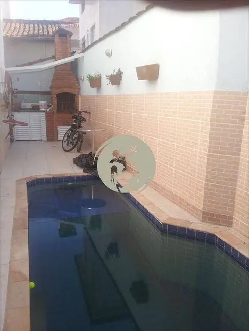 Casa com 3 quartos à venda, 150m2 em Embaré, Santos - SP - imagem 5 Foto 5 de Casa com 3 quartos à venda, 150m2 em Embaré, Santos - SP