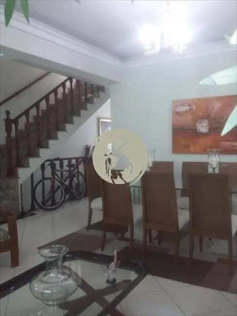 Casa com 4 quartos à venda, 245m2 em Embaré, Santos - SP - imagem 4 Foto 4 de Casa com 4 quartos à venda, 245m2 em Embaré, Santos - SP