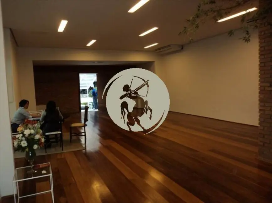 Sala Comercial para alugar, 380m2 em Gonzaga, Santos - SP - imagem 4 Foto 4 de Sala Comercial para alugar, 380m2 em Gonzaga, Santos - SP