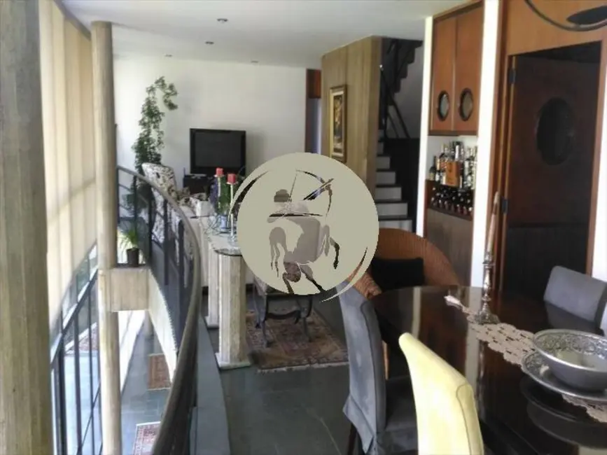 Casa com 5 quartos à venda e para alugar, 1100m2 em Santos - SP - imagem 8 Foto 8 de Casa com 5 quartos à venda e para alugar, 1100m2 em Santos - SP
