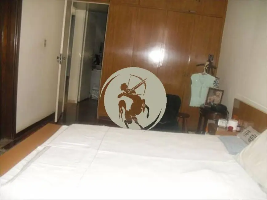 Casa com 3 quartos à venda, 300m2 em Gonzaga, Santos - SP - imagem 8 Foto 8 de Casa com 3 quartos à venda, 300m2 em Gonzaga, Santos - SP