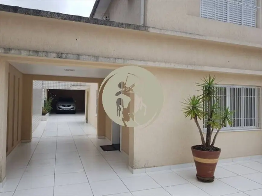 Sobrado com 3 quartos à venda, 180m2 em Embaré, Santos - SP - imagem 2 Foto 2 de Sobrado com 3 quartos à venda, 180m2 em Embaré, Santos - SP