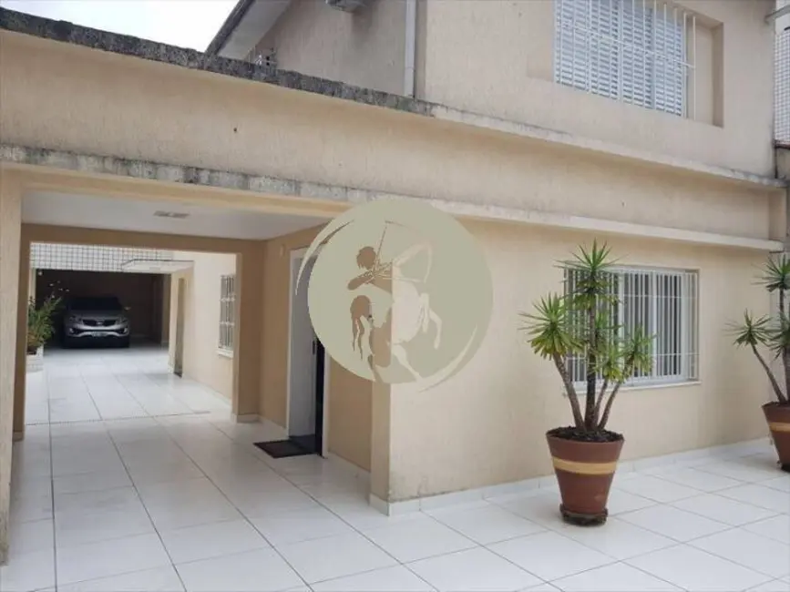 Sobrado com 3 quartos à venda, 180m2 em Embaré, Santos - SP - imagem 3 Foto 3 de Sobrado com 3 quartos à venda, 180m2 em Embaré, Santos - SP