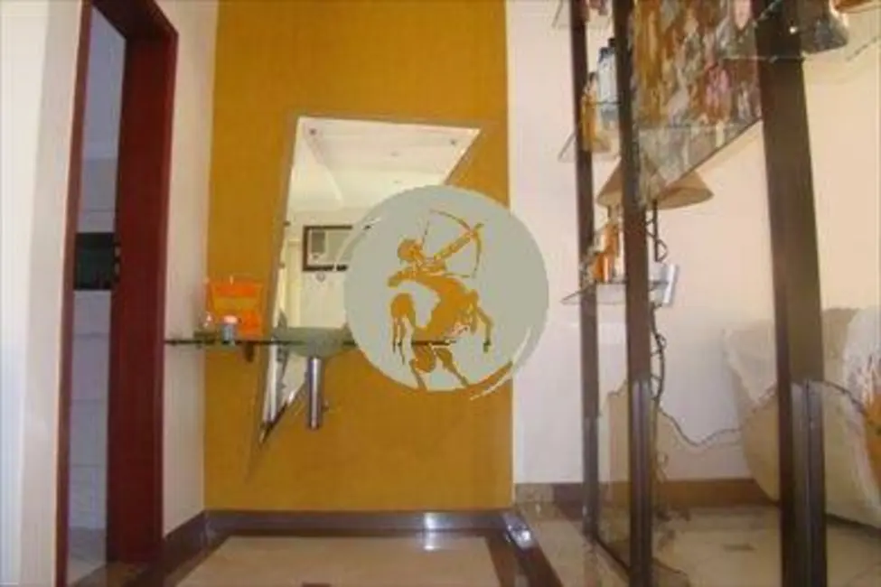 Casa com 4 quartos à venda, 400m2 em Embaré, Santos - SP - imagem 5 Foto 5 de Casa com 4 quartos à venda, 400m2 em Embaré, Santos - SP