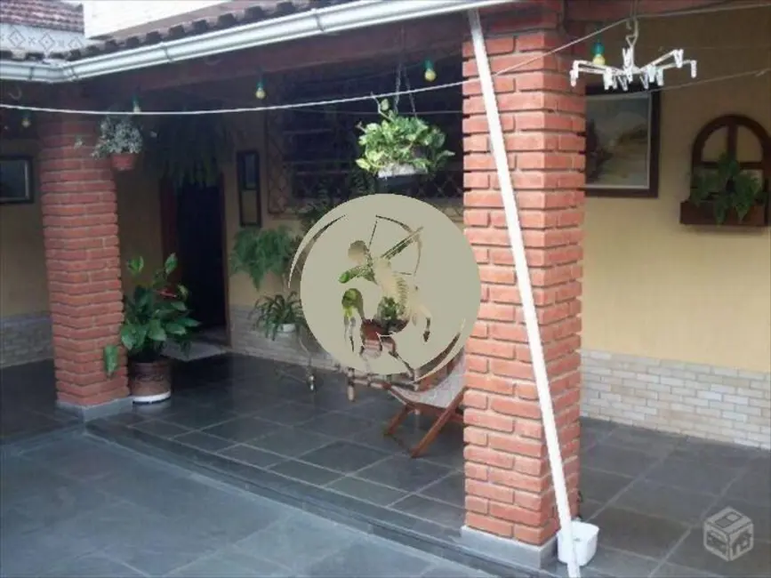 Foto 2 de Casa com 3 quartos à venda, 130m2 em Embaré, Santos - SP