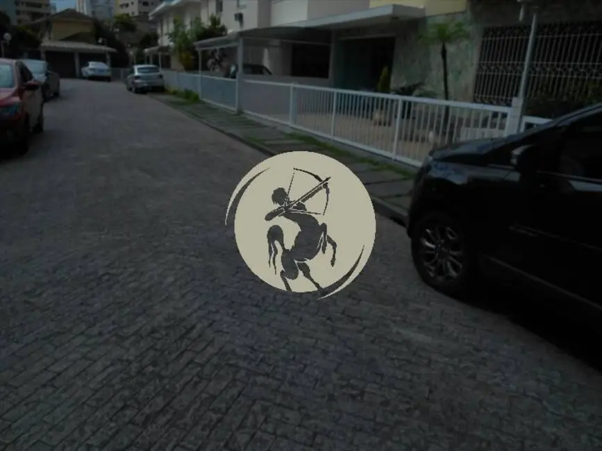 Sobrado com 3 quartos à venda, 180m2 em Ponta da Praia, Santos - SP - imagem 2 Foto 2 de Sobrado com 3 quartos à venda, 180m2 em Ponta da Praia, Santos - SP