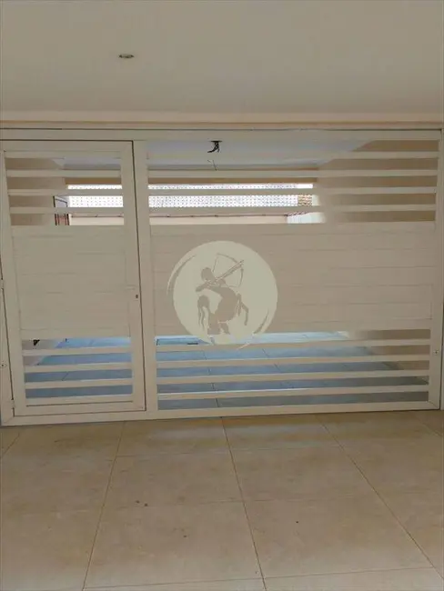 Casa com 2 quartos à venda, 80m2 em Encruzilhada, Santos - SP - imagem 3 Foto 3 de Casa com 2 quartos à venda, 80m2 em Encruzilhada, Santos - SP