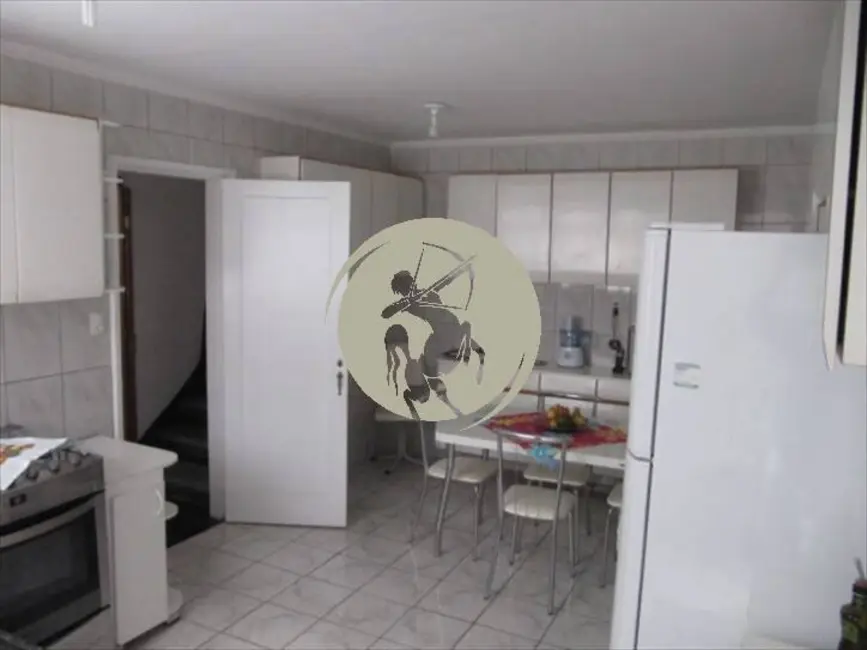 Foto 9 de Sobrado com 3 quartos à venda, 160m2 em Gonzaga, Santos - SP