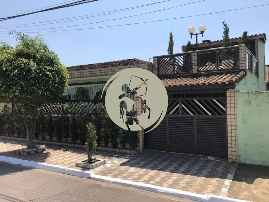 Casa com 2 quartos à venda, 60m2 em Praia Grande - SP - imagem 2 Foto 2 de Casa com 2 quartos à venda, 60m2 em Praia Grande - SP