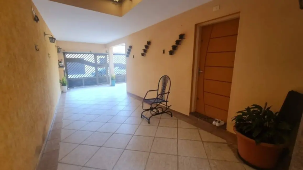 Sobrado com 3 quartos à venda, 187m2 em Centro, Sao Bernardo Do Campo - SP - imagem 3 Foto 3 de Sobrado com 3 quartos à venda, 187m2 em Centro, Sao Bernardo Do Campo - SP