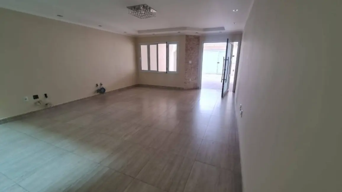 Foto 1 de Sobrado com 4 quartos à venda, 250m2 em Santa Paula, Sao Caetano Do Sul - SP