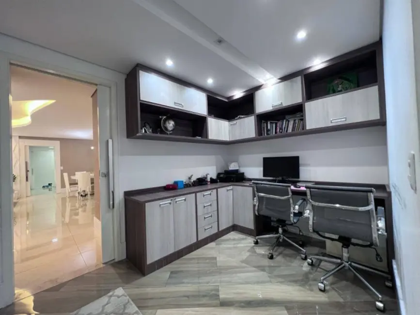 Apartamento com 4 quartos à venda, 234m2 em Cerâmica, Sao Caetano Do Sul - SP - imagem 8 Foto 8 de Apartamento com 4 quartos à venda, 234m2 em Cerâmica, Sao Caetano Do Sul - SP