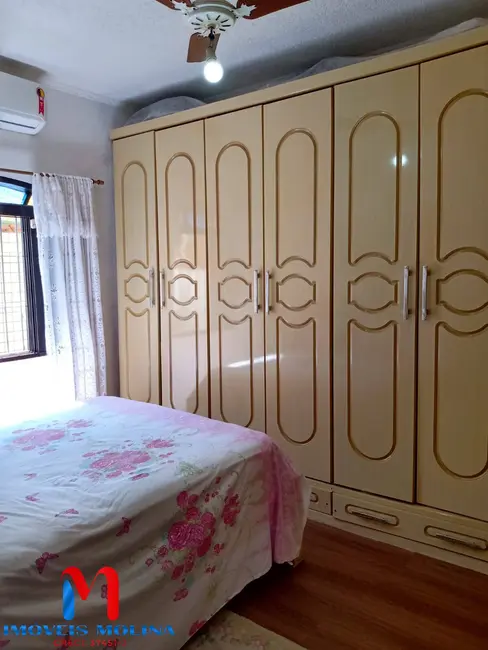 Foto 9 de Casa com 2 quartos à venda, 84m2 em Mongagua - SP