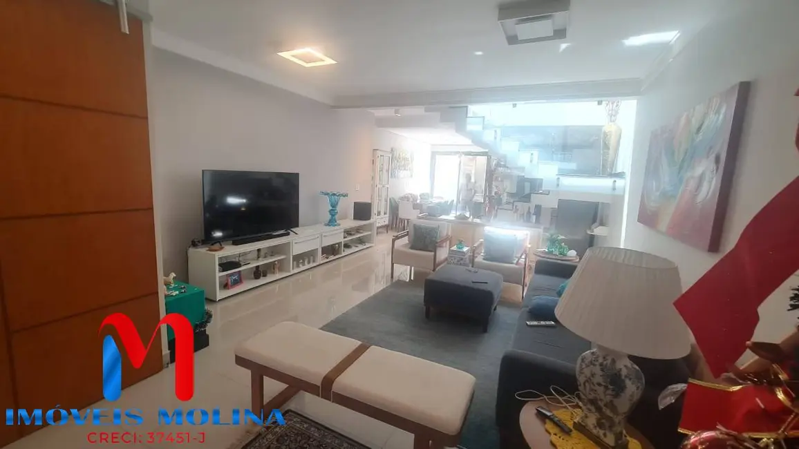 Sobrado com 2 quartos à venda, 200m2 em Santa Paula, Sao Caetano Do Sul - SP - imagem 3 Foto 3 de Sobrado com 2 quartos à venda, 200m2 em Santa Paula, Sao Caetano Do Sul - SP