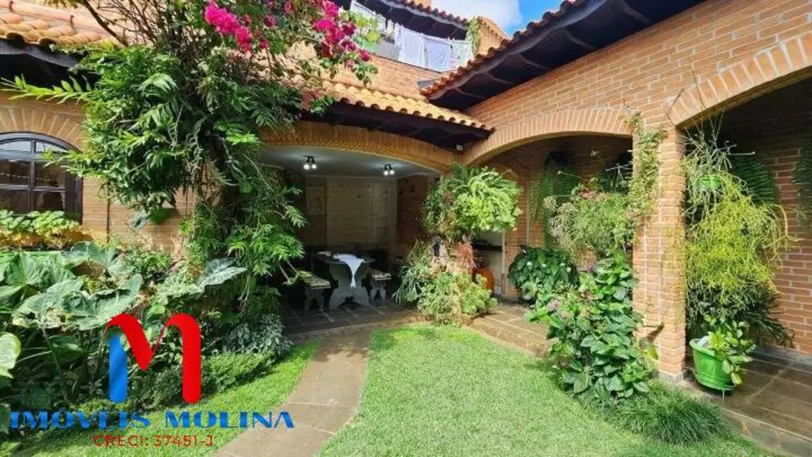 Foto 2 de Sobrado com 5 quartos à venda, 761m2 em Osvaldo Cruz, Sao Caetano Do Sul - SP