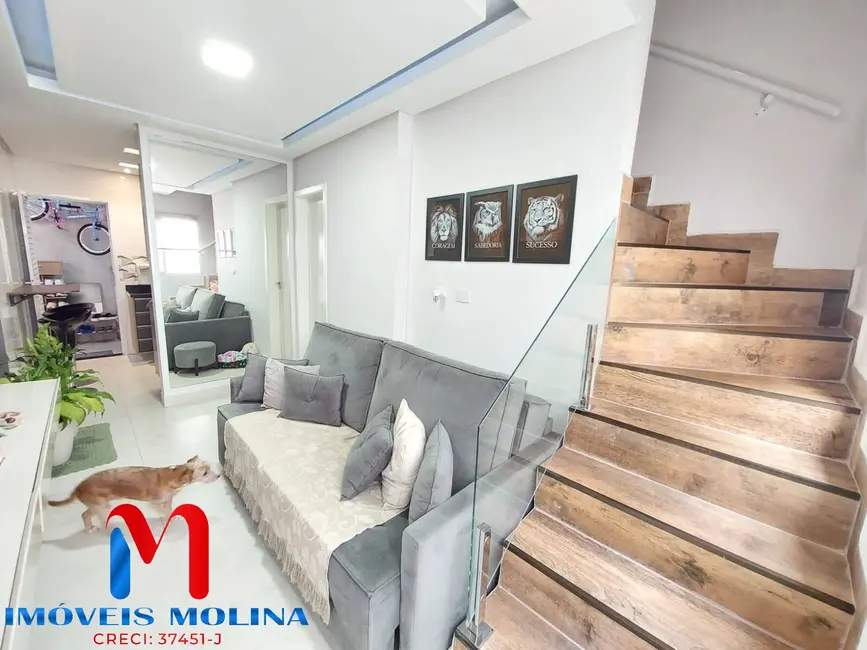 Foto 1 de Casa com 2 quartos à venda em Aviação, Praia Grande - SP