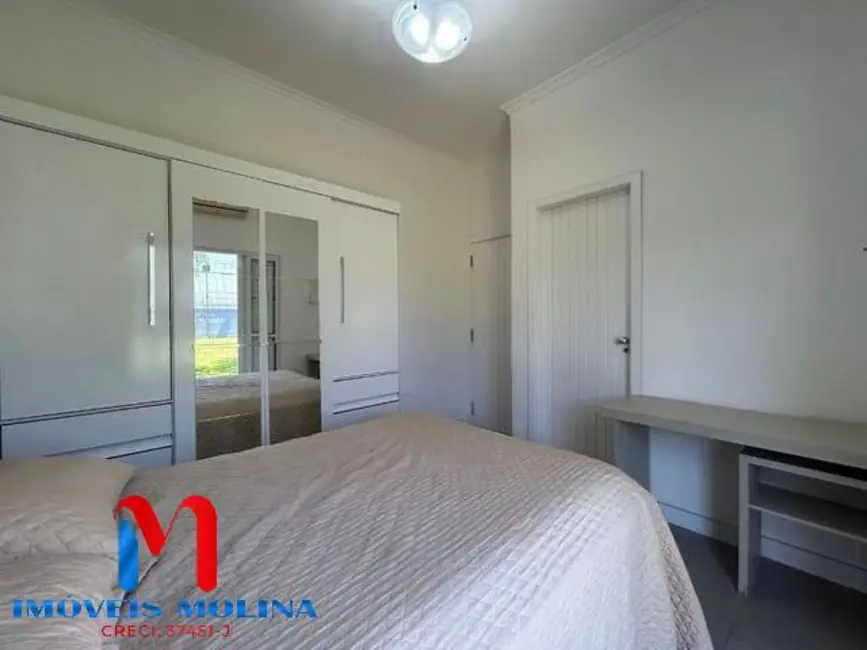 Casa com 7 quartos à venda e para alugar, 628m2 em Jardim Acapulco, Guaruja - SP - imagem 8 Foto 8 de Casa com 7 quartos à venda e para alugar, 628m2 em Jardim Acapulco, Guaruja - SP