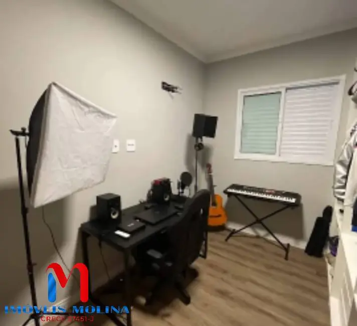 Apartamento com 2 quartos à venda, 63m2 em Guilhermina, Praia Grande - SP - imagem 6 Foto 6 de Apartamento com 2 quartos à venda, 63m2 em Guilhermina, Praia Grande - SP