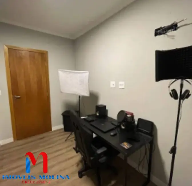 Apartamento com 2 quartos à venda, 63m2 em Guilhermina, Praia Grande - SP - imagem 5 Foto 5 de Apartamento com 2 quartos à venda, 63m2 em Guilhermina, Praia Grande - SP