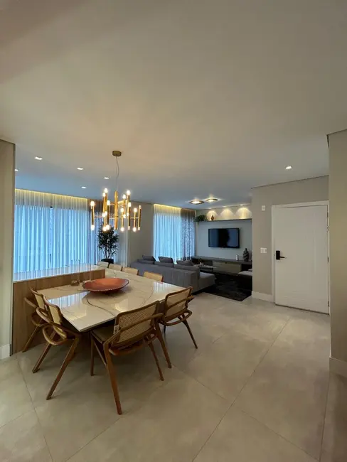 Apartamento com 4 quartos à venda, 146m2 em Centro, Balneario Camboriu - SC - imagem 1 Foto 1 de Apartamento com 4 quartos à venda, 146m2 em Centro, Balneario Camboriu - SC