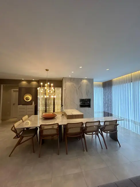 Apartamento com 4 quartos à venda, 146m2 em Centro, Balneario Camboriu - SC - imagem 8 Foto 8 de Apartamento com 4 quartos à venda, 146m2 em Centro, Balneario Camboriu - SC