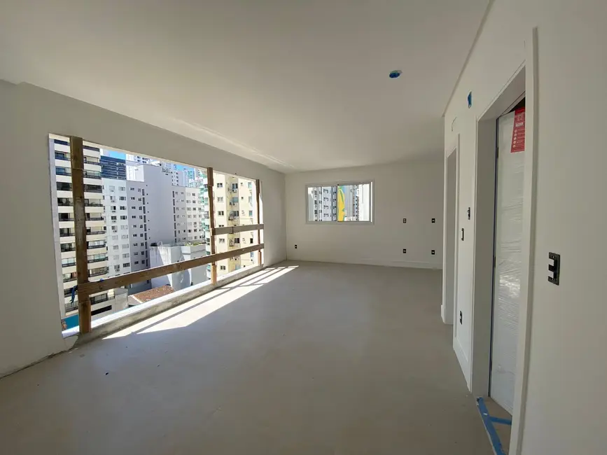 Apartamento com 3 quartos à venda, 125m2 em Centro, Balneario Camboriu - SC - imagem 2 Foto 2 de Apartamento com 3 quartos à venda, 125m2 em Centro, Balneario Camboriu - SC