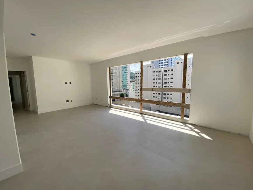 Apartamento com 3 quartos à venda, 125m2 em Centro, Balneario Camboriu - SC - imagem 6 Foto 6 de Apartamento com 3 quartos à venda, 125m2 em Centro, Balneario Camboriu - SC