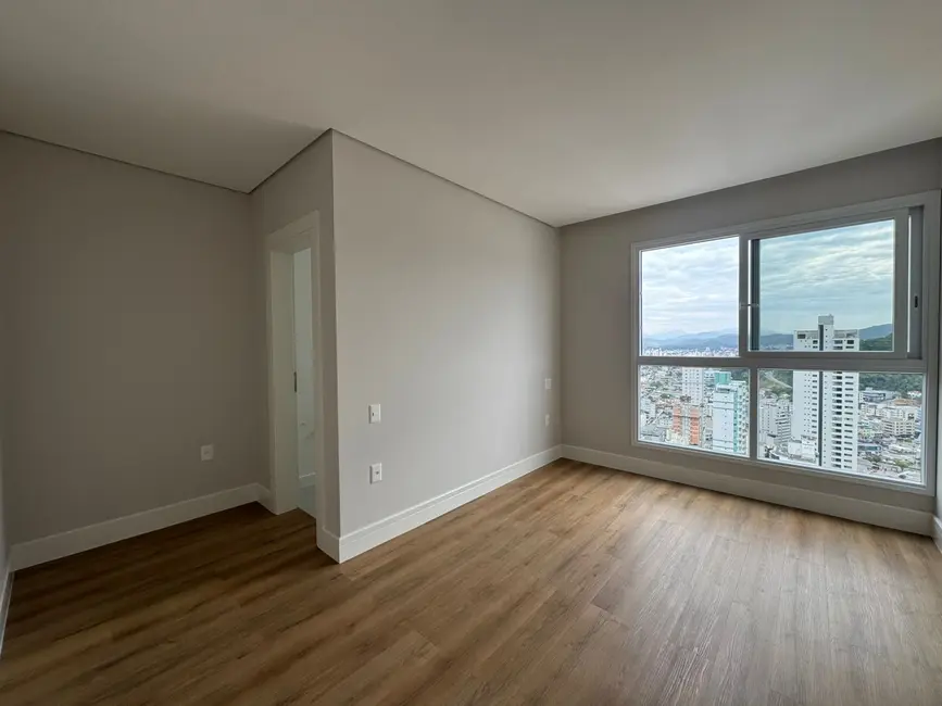 Apartamento com 4 quartos à venda, 190m2 em Centro, Balneario Camboriu - SC - imagem 8 Foto 8 de Apartamento com 4 quartos à venda, 190m2 em Centro, Balneario Camboriu - SC