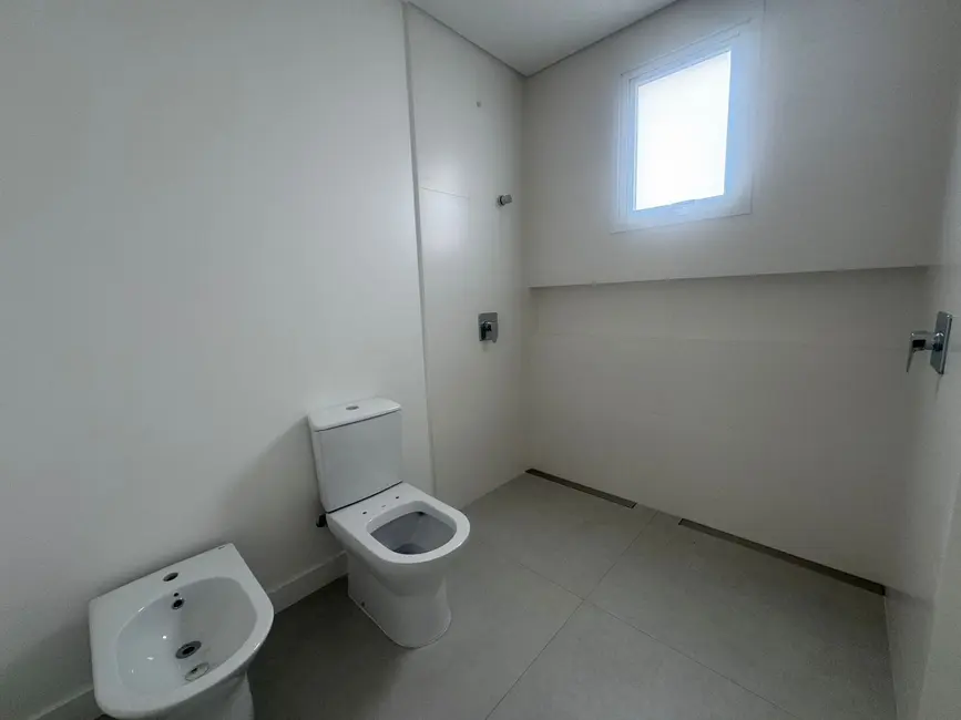 Apartamento com 4 quartos à venda, 190m2 em Centro, Balneario Camboriu - SC - imagem 4 Foto 4 de Apartamento com 4 quartos à venda, 190m2 em Centro, Balneario Camboriu - SC