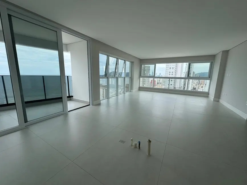 Apartamento com 4 quartos à venda, 190m2 em Centro, Balneario Camboriu - SC - imagem 1 Foto 1 de Apartamento com 4 quartos à venda, 190m2 em Centro, Balneario Camboriu - SC