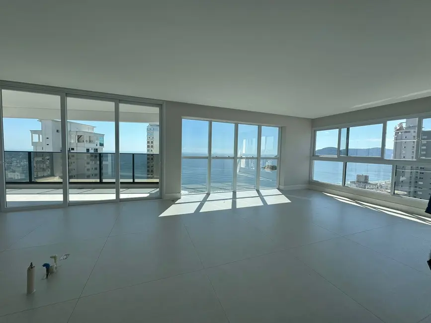 Apartamento com 4 quartos à venda, 190m2 em Centro, Balneario Camboriu - SC - imagem 2 Foto 2 de Apartamento com 4 quartos à venda, 190m2 em Centro, Balneario Camboriu - SC