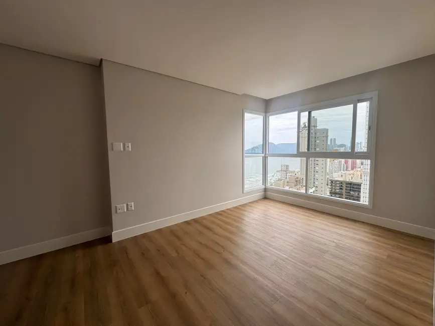 Apartamento com 4 quartos à venda, 190m2 em Centro, Balneario Camboriu - SC - imagem 3 Foto 3 de Apartamento com 4 quartos à venda, 190m2 em Centro, Balneario Camboriu - SC