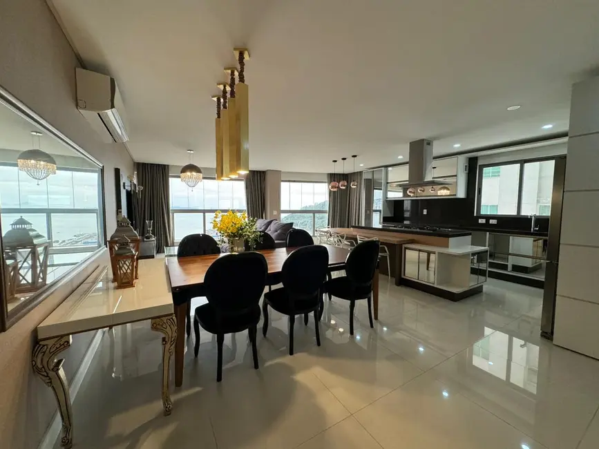 Foto 1 de Apartamento com 3 quartos para alugar, 183m2 em Centro, Balneario Camboriu - SC