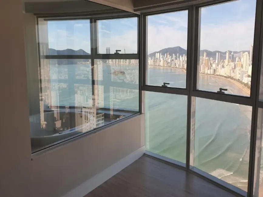 Foto 2 de Apartamento com 3 quartos à venda, 164m2 em Pioneiros, Balneario Camboriu - SC
