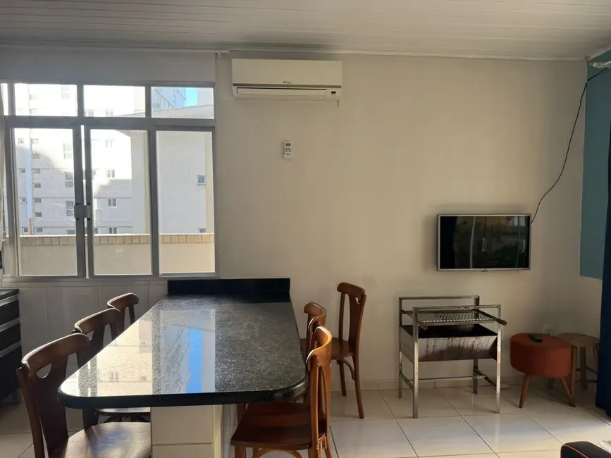 Apartamento com 2 quartos à venda, 60m2 em Centro, Balneario Camboriu - SC - imagem 9 Foto 9 de Apartamento com 2 quartos à venda, 60m2 em Centro, Balneario Camboriu - SC