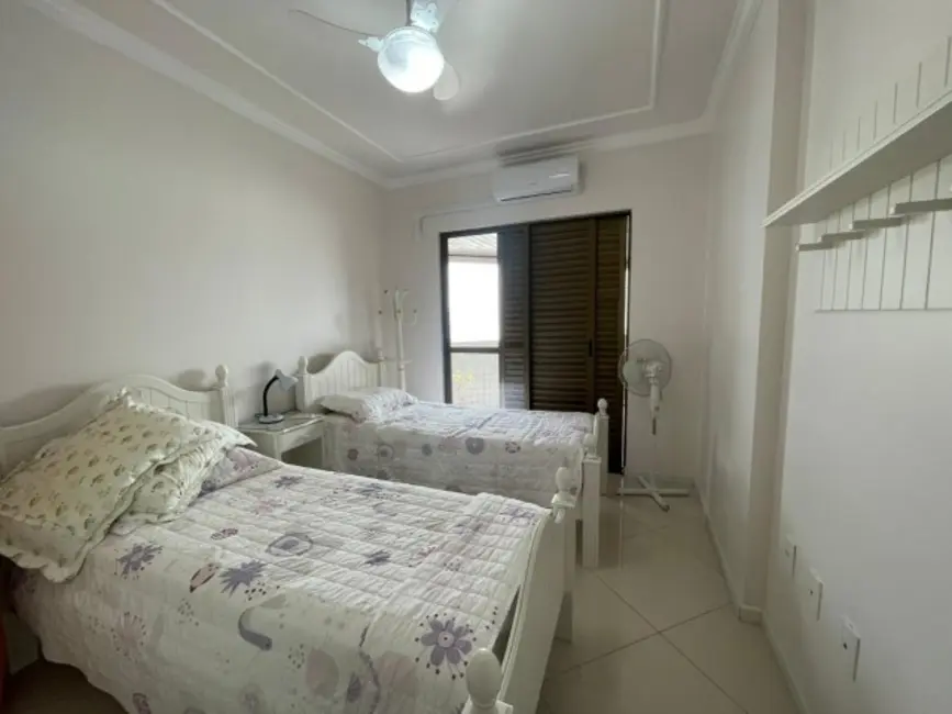 Apartamento com 2 quartos para alugar, 114m2 em Centro, Balneario Camboriu - SC - imagem 8 Foto 8 de Apartamento com 2 quartos para alugar, 114m2 em Centro, Balneario Camboriu - SC