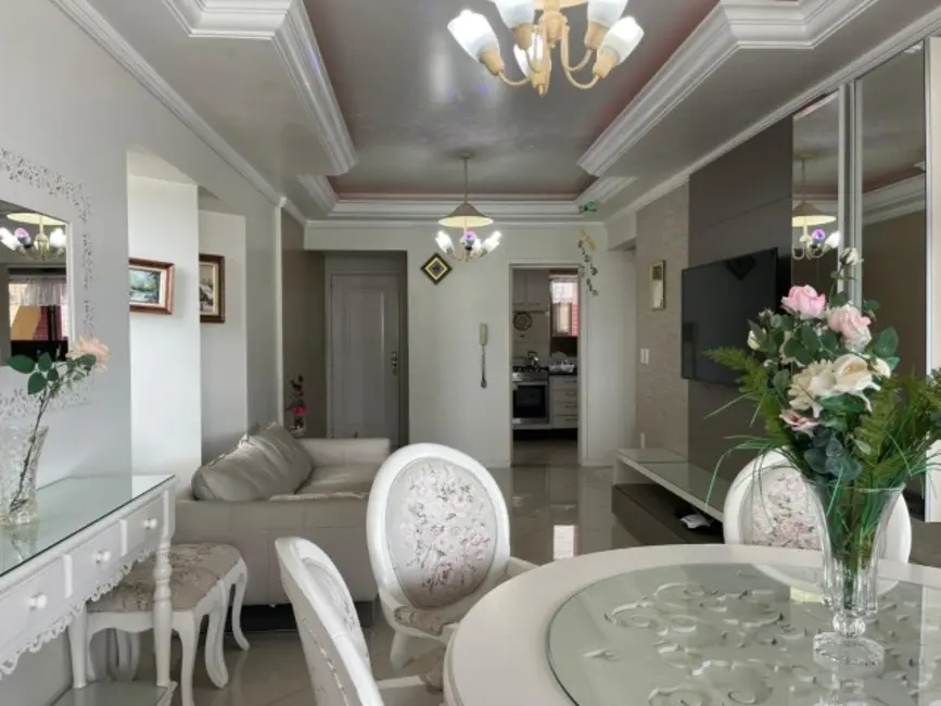Apartamento com 2 quartos para alugar, 114m2 em Centro, Balneario Camboriu - SC - imagem 5 Foto 5 de Apartamento com 2 quartos para alugar, 114m2 em Centro, Balneario Camboriu - SC