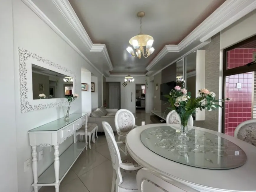 Apartamento com 2 quartos para alugar, 114m2 em Centro, Balneario Camboriu - SC - imagem 6 Foto 6 de Apartamento com 2 quartos para alugar, 114m2 em Centro, Balneario Camboriu - SC