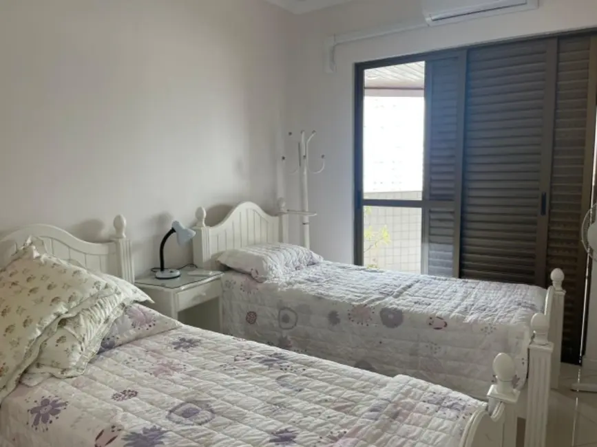 Apartamento com 2 quartos para alugar, 114m2 em Centro, Balneario Camboriu - SC - imagem 9 Foto 9 de Apartamento com 2 quartos para alugar, 114m2 em Centro, Balneario Camboriu - SC