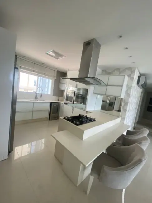 Apartamento com 4 quartos à venda, 220m2 em Centro, Balneario Camboriu - SC - imagem 6 Foto 6 de Apartamento com 4 quartos à venda, 220m2 em Centro, Balneario Camboriu - SC