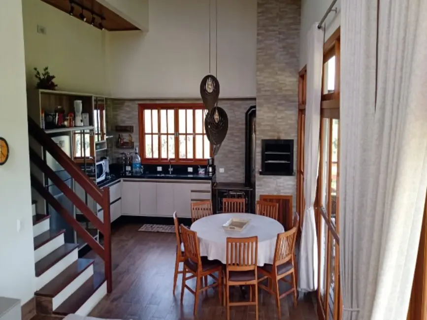 Casa de Condomínio com 2 quartos à venda, 257m2 em Rancho Queimado - SC - imagem 3 Foto 3 de Casa de Condomínio com 2 quartos à venda, 257m2 em Rancho Queimado - SC