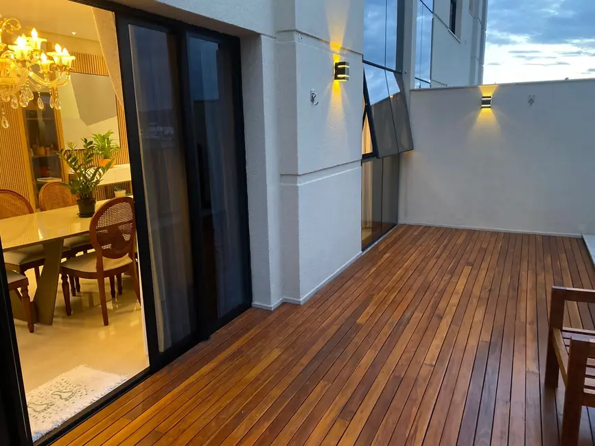 Apartamento com 4 quartos à venda, 178m2 em Centro, Balneario Camboriu - SC - imagem 3 Foto 3 de Apartamento com 4 quartos à venda, 178m2 em Centro, Balneario Camboriu - SC