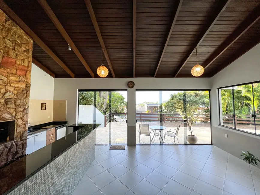 Foto 5 de Casa com 4 quartos à venda, 328m2 em Cabeçudas, Itajai - SC