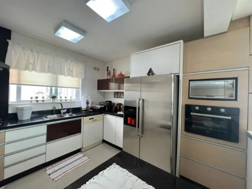 Foto 9 de Apartamento com 3 quartos à venda, 137m2 em Centro, Balneario Camboriu - SC