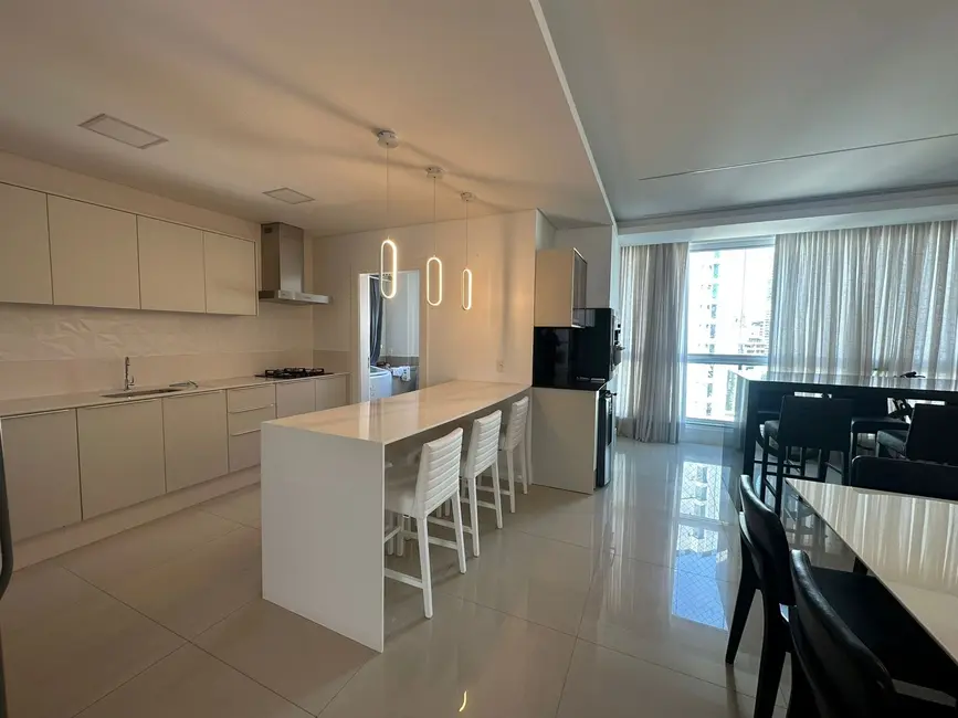 Apartamento com 3 quartos à venda, 137m2 em Centro, Balneario Camboriu - SC - imagem 6 Foto 6 de Apartamento com 3 quartos à venda, 137m2 em Centro, Balneario Camboriu - SC